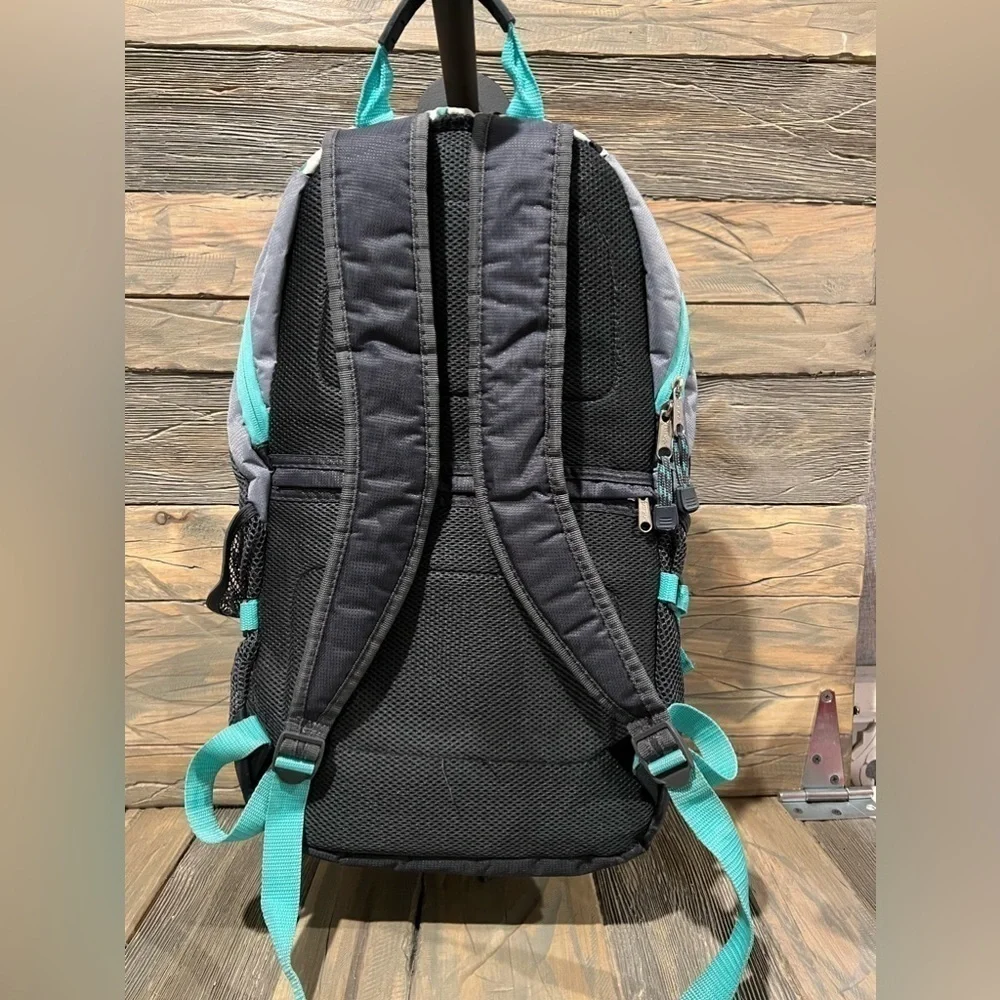 BIN046.6 Eastsport Extreme Backpack, Wild Dots